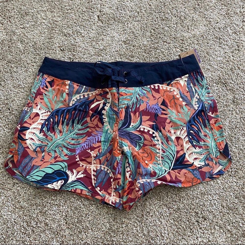 Patagonia Multicolor Tropical Print Women's Shorts - Navy Waistband